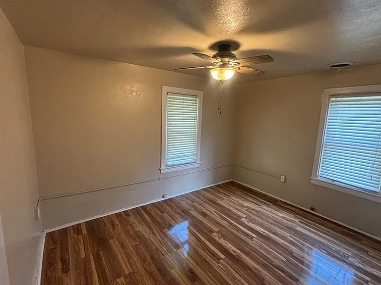 2326 Rhode Island St — Photo 8