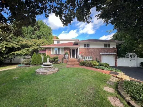 101 Simpson St, Jericho, NY 11753