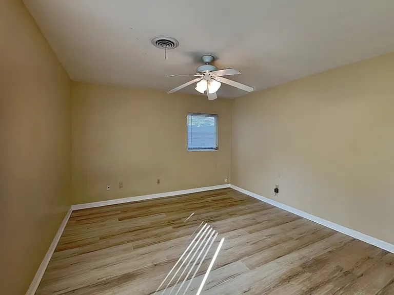 2512 Sea Breeze Ct — Photo 22