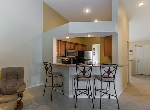 5th image of 765 Wiggins Lake Dr #3-201