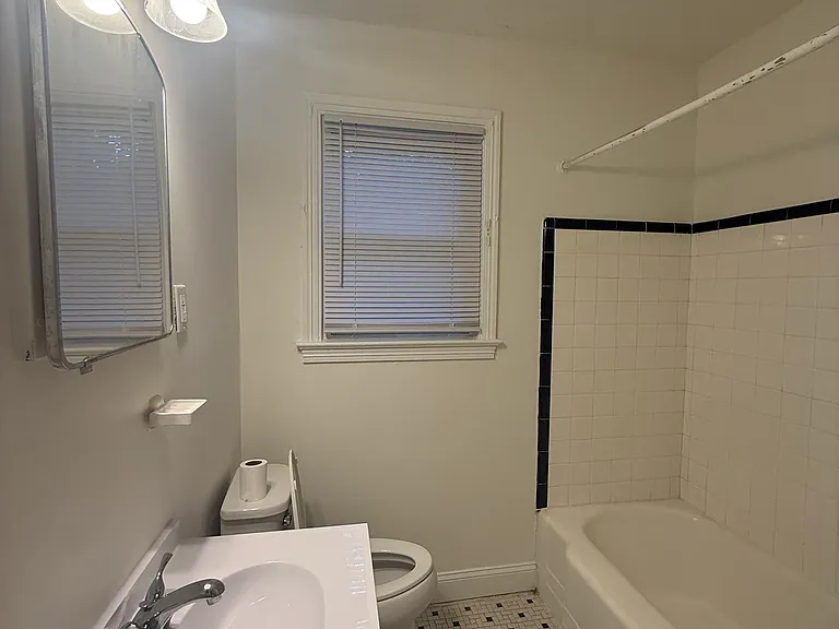 606 Greenmead Dr — Photo 8