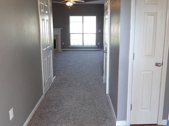 4th image of 461 Daventry Cir