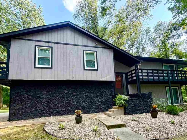 2581 E Moyer Dr, Terre Haute, IN 47802