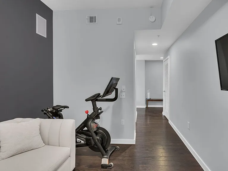 1212 Laurel St #1303 — Photo 21