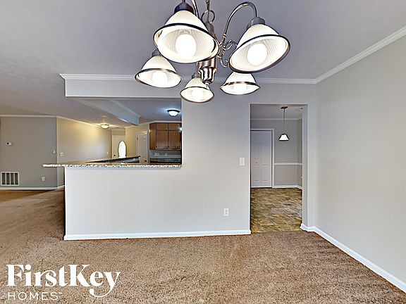 4th image of 489 Valley Woods Cir SE