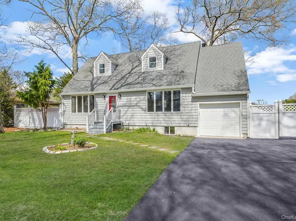 41 Seaside Avenue, Patchogue, NY 11772