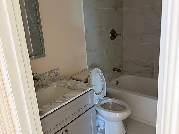 4th image of 2250 Dwight Way #2248