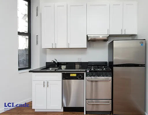 Rented by LC Lemle Real Estate Group | media 34