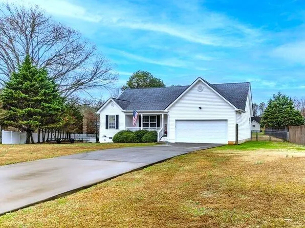 34 Winter Ln, La Fayette, GA 30728
