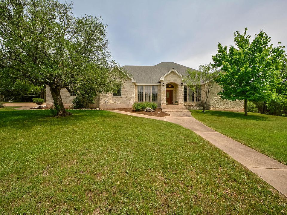 Hill Country Home on 1 acre.