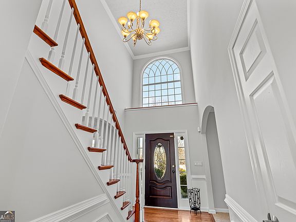 5th image of 775 Martin Field Dr