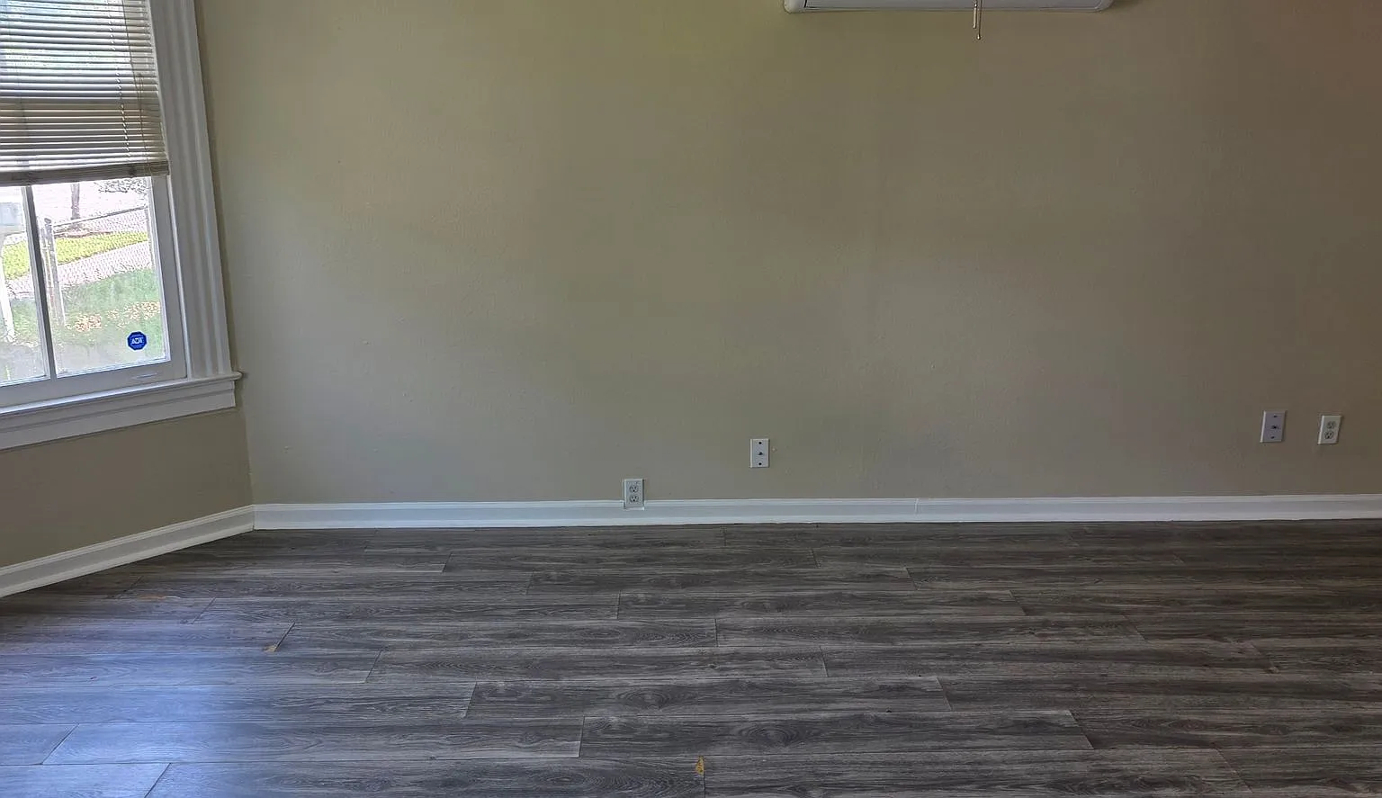 Large 5 Bedroom 3 Bath - Nearly 2,000 Square Ft. - 39th Ave. O — Photo 4