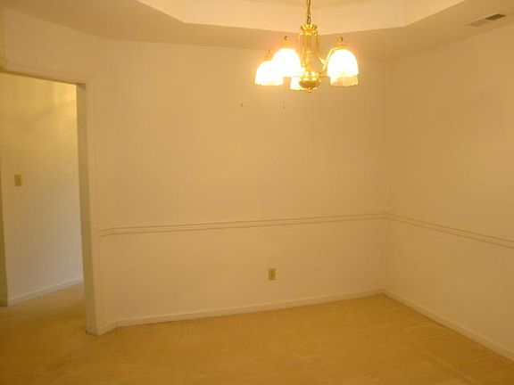 5th image of 5319 Comice Way