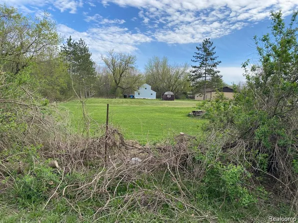 3399 McKinley St, Burton, MI 48529