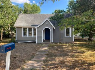 1609 McLain St, Taylor, TX 76574