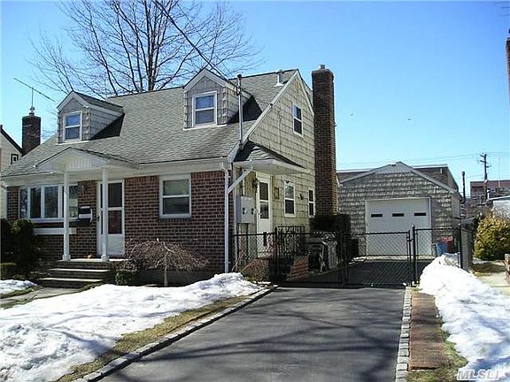 2nd image of 167 Roosevelt Ave