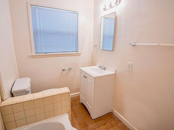 2nd image of 508 N Normandie Ave APT 3