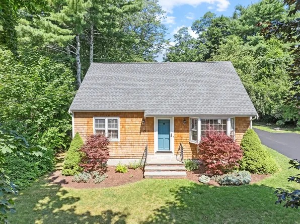 9 Briggs Ter, Marion, MA 02738