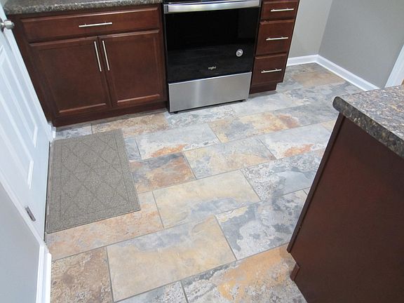 5th image of 113 Hemlock Ln #0
