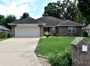 3980 W Leisa St, Springfield, MO 65807