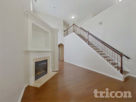 2nd image of 4715 Abercromby St