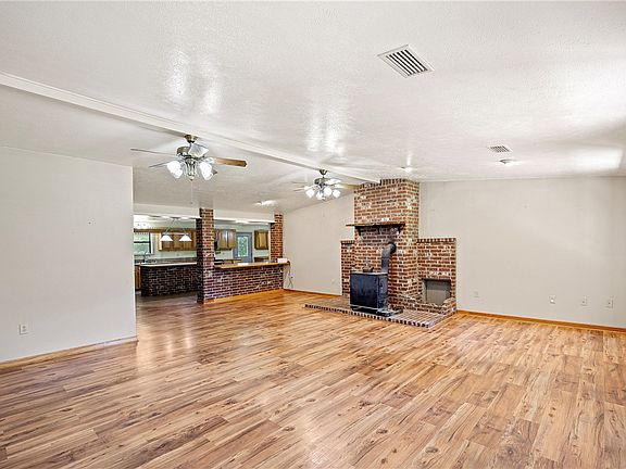 5th image of 655 Charton Rd