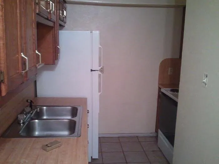 2 bed, 2.0 bath, 1075 sqft, $1,599 — Photo 4