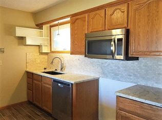 8021 E Morningside Dr, Wichita, KS 67207