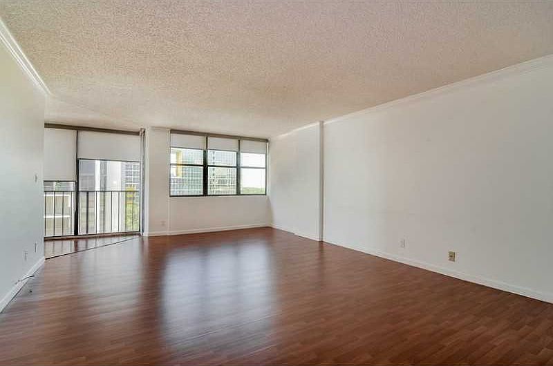 1st image of 1915 Brickell Ave #909C