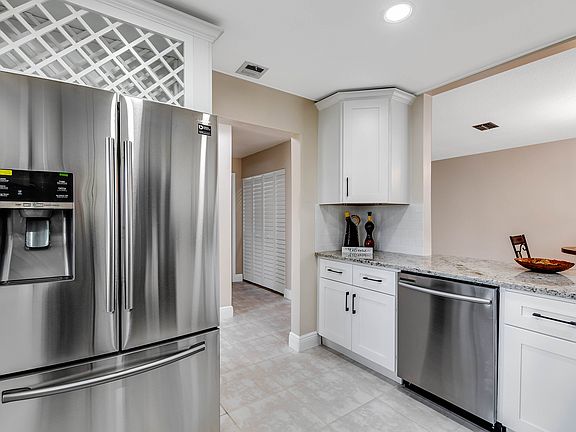 4th image of 435 Lake Carol Dr