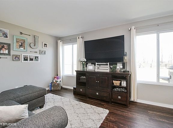 3rd image of 3103 Bloomfield Dr