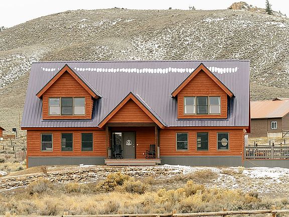 3rd image of 377 Crocus Rd