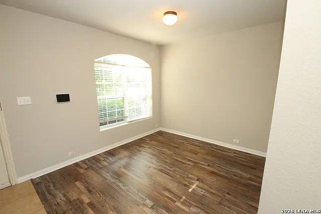 2207 Petseri Park — Photo 5