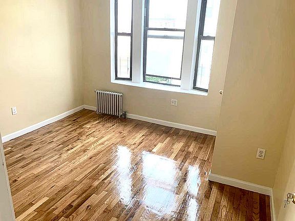 3rd image of 129 Wadsworth Ave APT 44