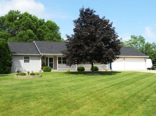 3739 Crestview Dr, Cottage Grove, WI 53527