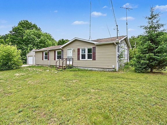 3rd image of 11644 E Hillis Rd