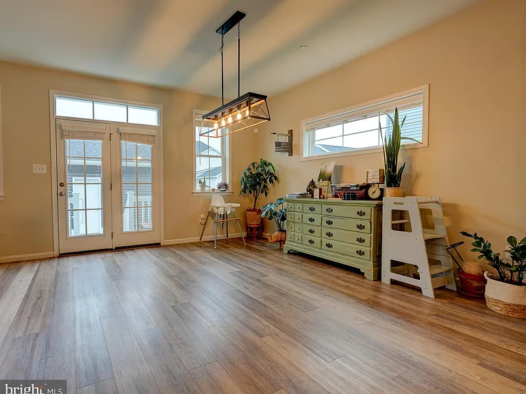 1309 Pedigree St — Photo 12