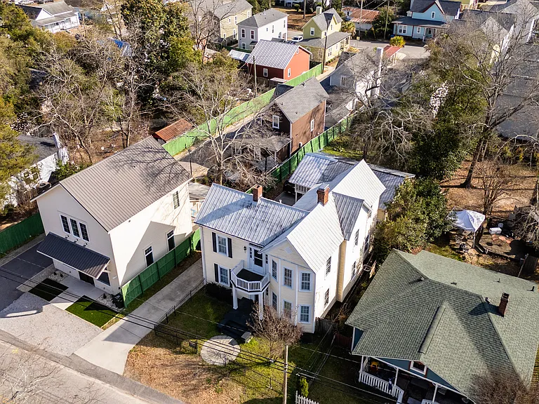 515 Center St — Photo 43