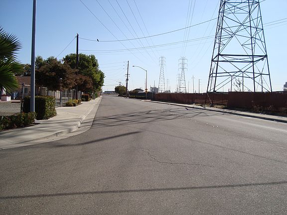 3rd image of 3677 Mary Ave