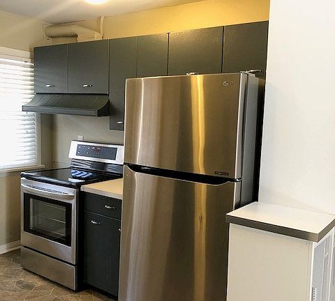 5th image of 2701 Grinstead Dr APT 2