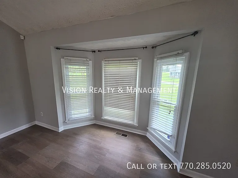 985 S Lassetter Cir — Photo 11