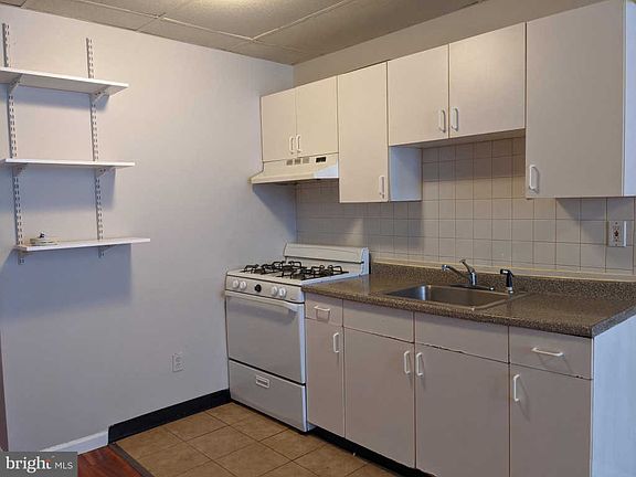 4th image of 813 W Porter St #1F