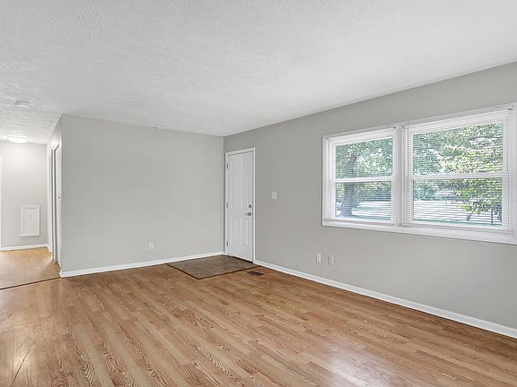 4th image of 1209 Fall Creek Parkway East Dr