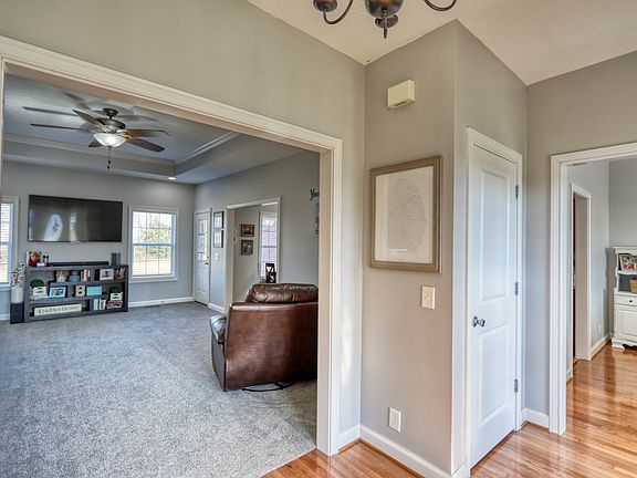 4th image of 1028 Somerville Dr