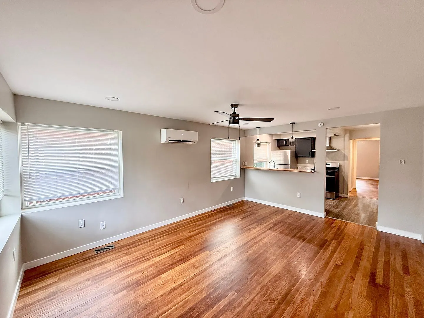 2 bed, 1.0 bath, $1,175 — Photo 2