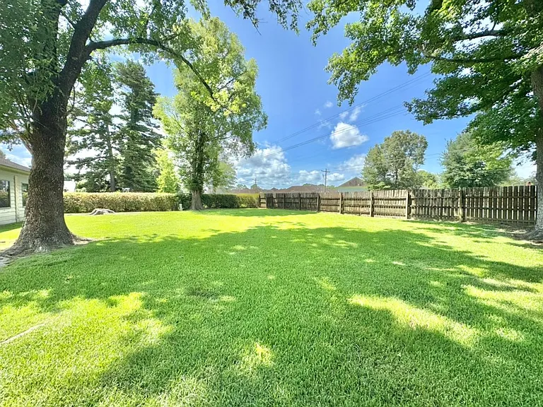 15826 New Market Dr — Photo 20