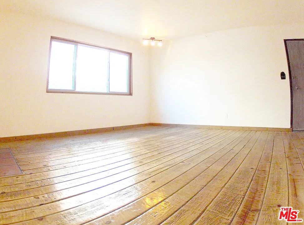 2 bed, 2.0 bath, 958 sqft, $4,600 — Photo 4
