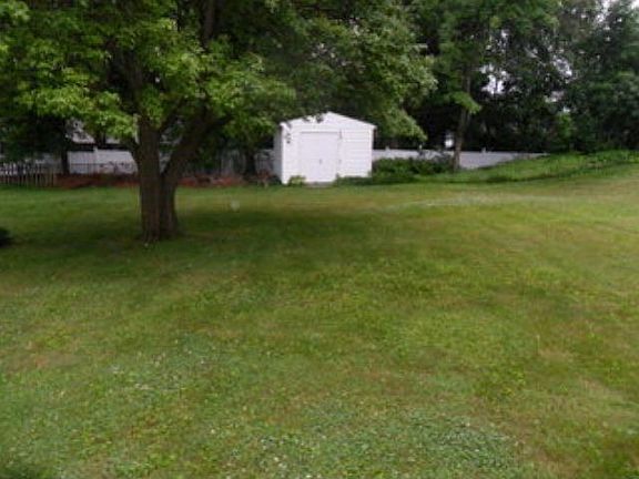 2nd image of 185 Lynn Dr