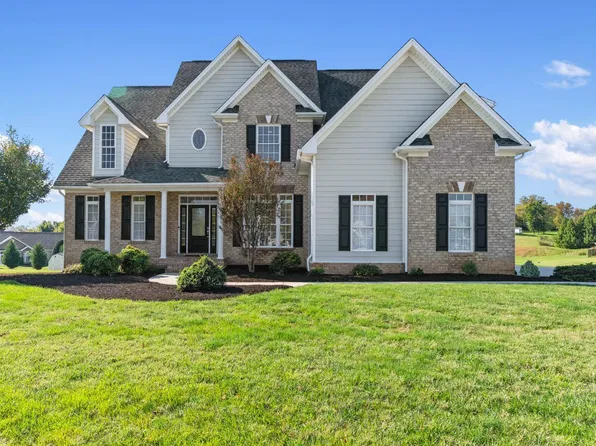 1265 Farmington Dr, Forest, VA 24551