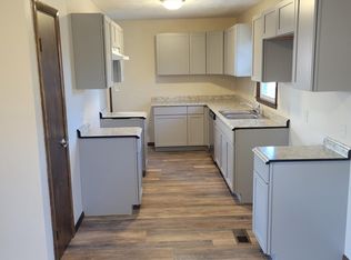 12 Lawndale Park, Hutchinson, KS 67502